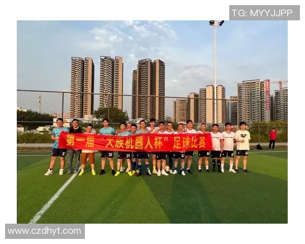 大爷足球秀：老年人的激情与活力在绿茵场上绽放的精彩瞬间